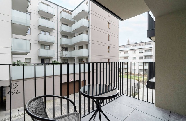 Studio With Balcony for 2 by Renters