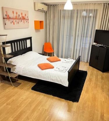 Studio with balcony in Drumul Taberei, Bucharest