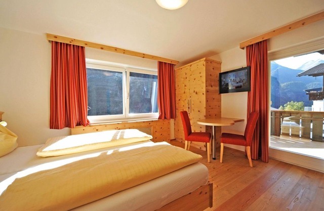 Studio with balcony - Pension-Appartements Bergkristall