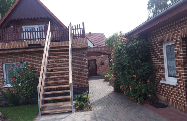 Apartamento vacacional con barbacoa en el jardín