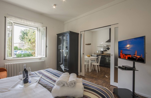 Estudio con jardín (a 2 km del centro de la ciudad) - Fuera de ZTL - Aparcamiento gratuito