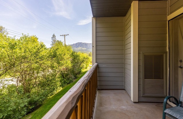 Studio with Kitchen, Great Location