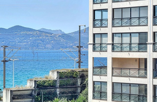 Studio with parking in secure residence 50m from the sea and beaches