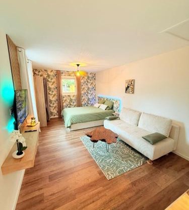 Studio with private spa, close to golf and lake