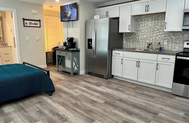StudioHome,W/D in Unit,Full Kitchn,NearHospitals
