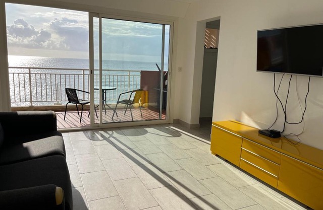Studios en bordure de mer avec balcon Résidence les Néréides