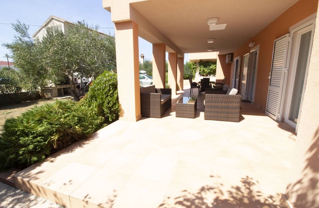 Studios & Rooms Fiesta