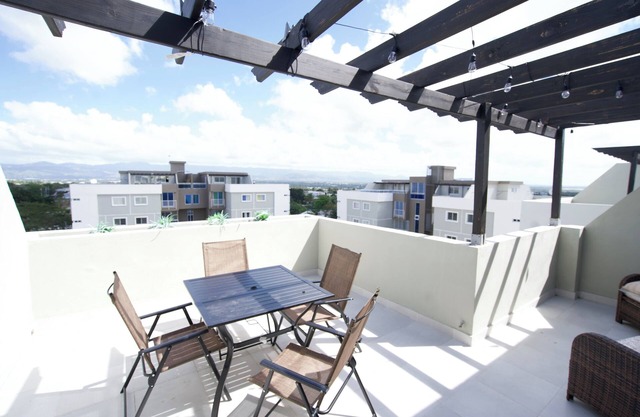 Stunning 3 Bedroom 2.5 Bathroom Penthouse