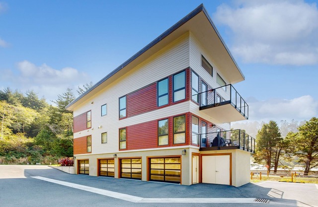 Stunner apartments with fireplace, grill, partial ocean views & partial AC