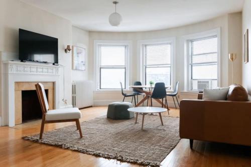 Stunning 1BR Steps to Fenway