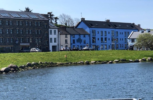 Stunning 2-bed Apartment at Westport Quay