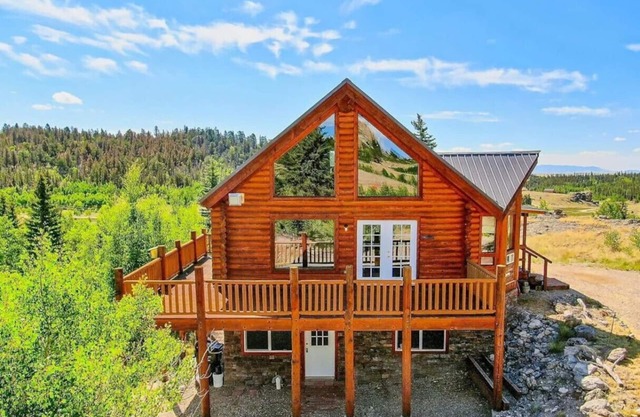 Stunning 2 Bedroom 1.5 Bath Cabin on 3.5 Acres