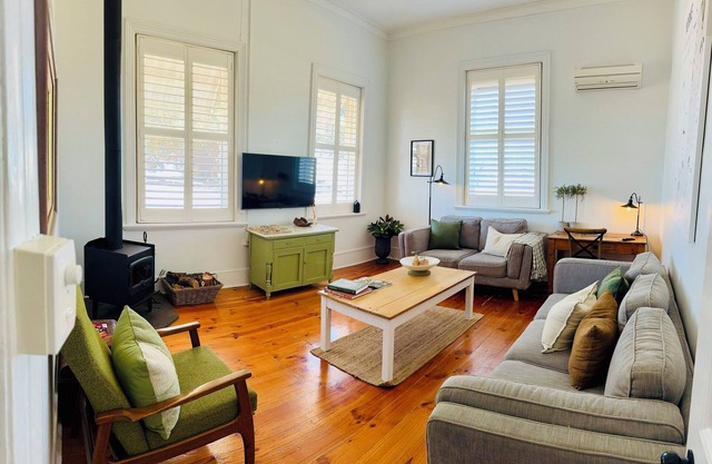 Stunning 2 bedroom apartment on the foreshore