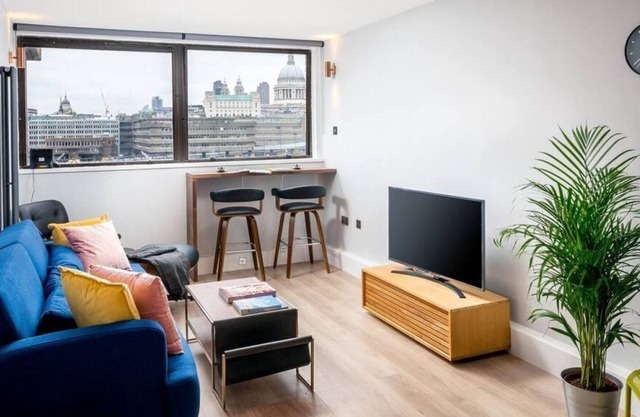 Stunning 2-bedroom flat with riverview in Bankside