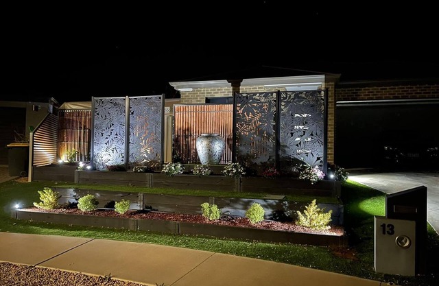 Stunning 2 BR with Spa, landscaped garden