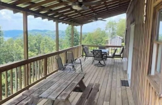 Stunning 2BR Lake Cabin Mine Lick Creek Resort 160