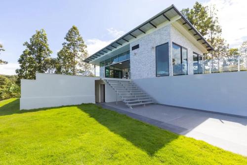 Stunning 3-Bed Villa in Chiang Mai
