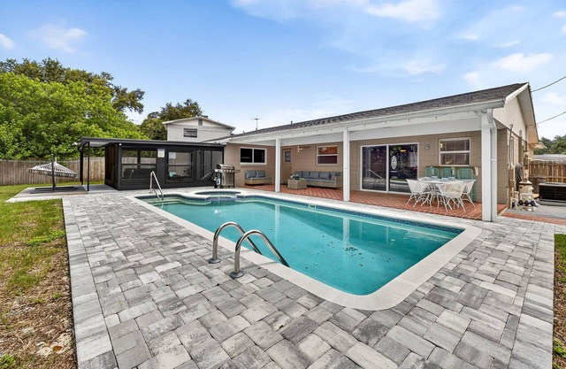 Stunning 3BR Pool Home in Largo
