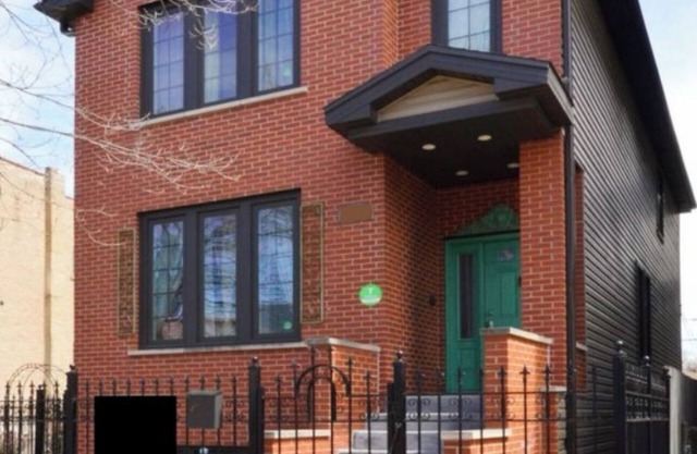 Stunning 4-Bed 4-Bath Home - Prime Location OHare & Downtown <25-min, Free PRKNG