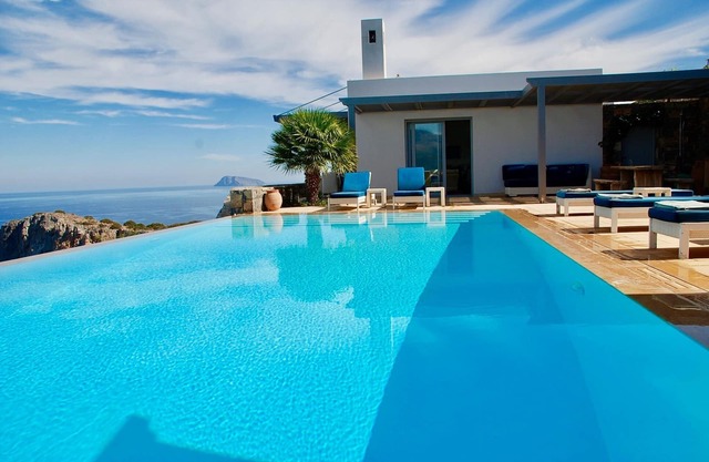 Impresionante villa para 7 personas, finca privada, con vistas impresionantes, piscina infinita,