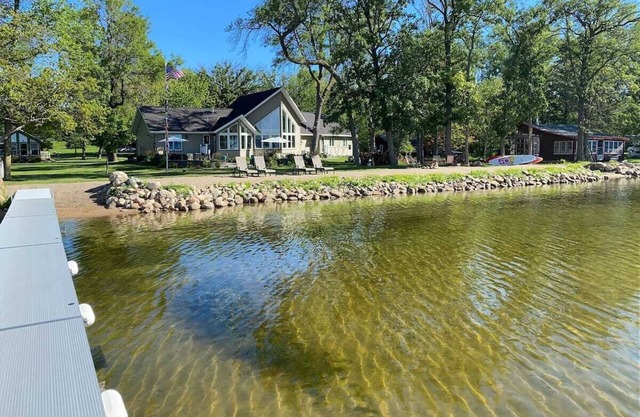 Stunning 4 Bedroom Lake Home close to everything!!
