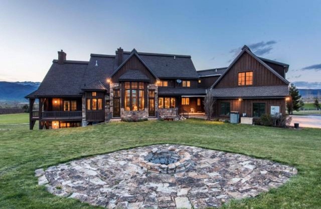 Finca rústica de clase mundial en un rancho privado de 19 acres en Heber con vistas a la montaña