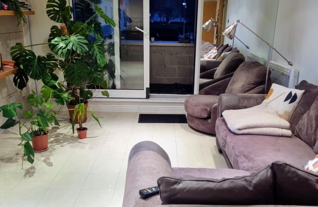 Stunning and spacious 1 Bed Apartment with river views and a balcony
