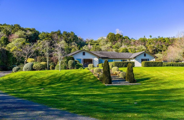 Stunning and Spacious 5-Bedroom Home in Rotorua
