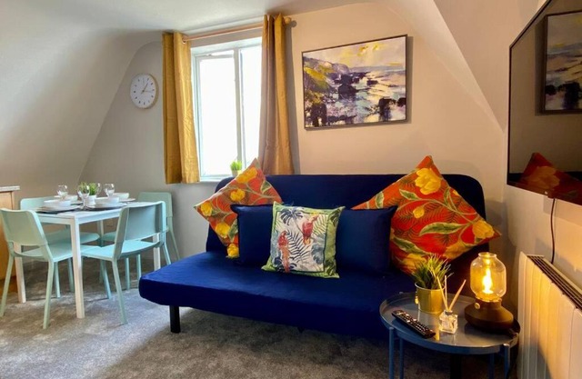 Stunning Apartment - 5 Minute Walk to the Best Beach! - Great Location - Parking - Fast WiFi - Smart TV - Newly decorated - Close to Bournemouth & Poole Town Centre & Sandbanks