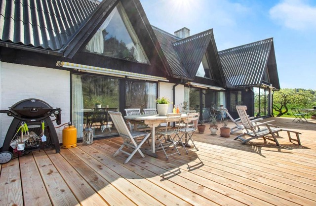 Stunning Apartment In Gudhjem