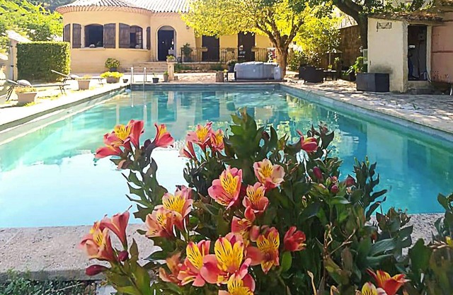 Impresionante apartamento en Mornas con.