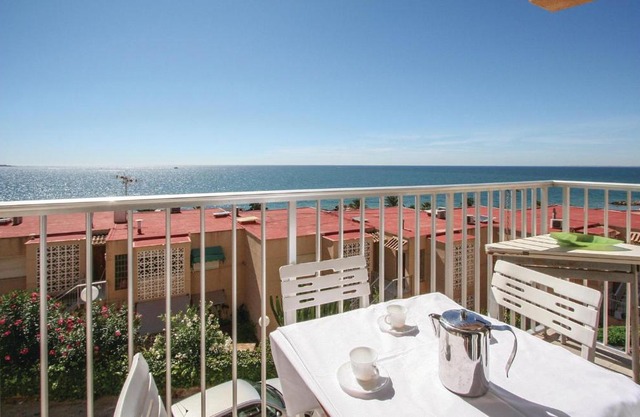 Stunning apartment in Santa Pola with 3 Bedrooms