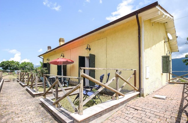 Stunning Apartment In Todiano Di Preci