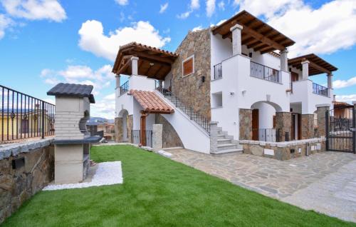 Stunning Apartment In Olia Speciosa
