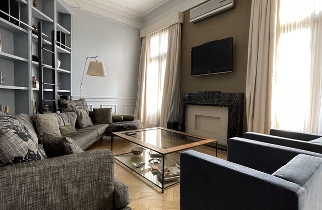 APT DE LUJO en Recoleta - 4BR 4BT - 2691 pies cuadrados - AC / WIFI / CABLE / Maid - Ver comentarios