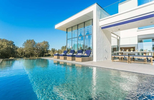 Stunning Aroeira Villa | 5 bedrooms | Villa Monte Manso | Modern Design & Stunning Views | Sesimbra