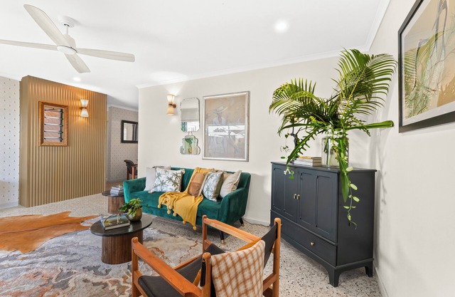 Stunning Art Deco Apartment Inner City Mackay Close to Airport and Hospital