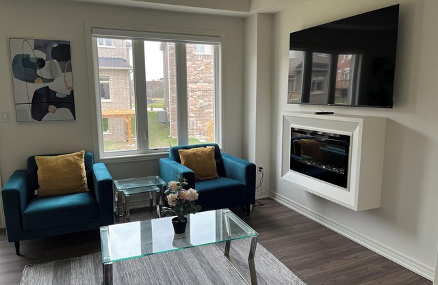 Stunning, BRAND NEW 4BDR Home in Waterdown