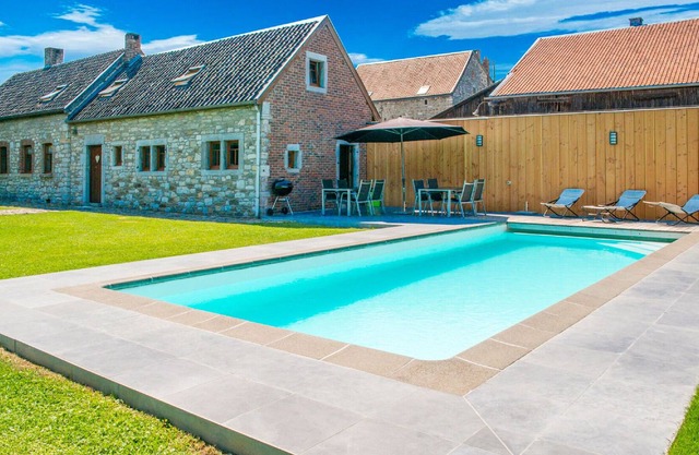 Casa de campo con encanto, con piscina privada en Limbourg