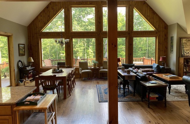 Stunning Chalet style home with 8 Person Hot Tub, Fire pit & Sauna & steam rm.