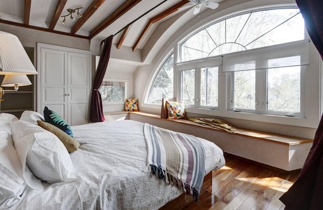 Stunning character home in the heart of walkable Kensington