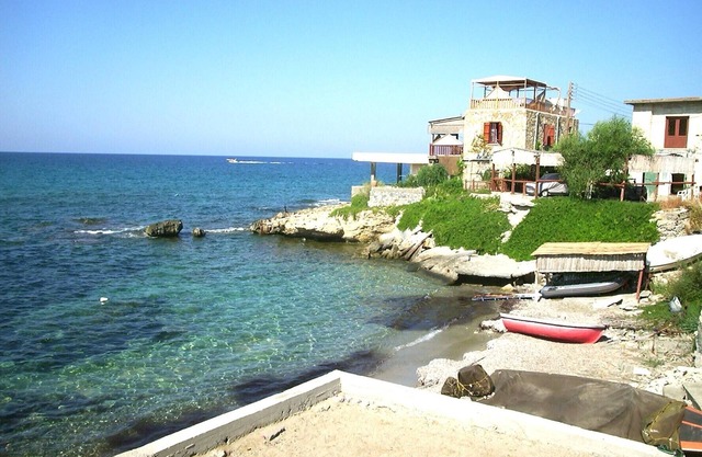 Stunning Character Villa,10x5 private pool,with Wi-Fi. Mountain views near sea