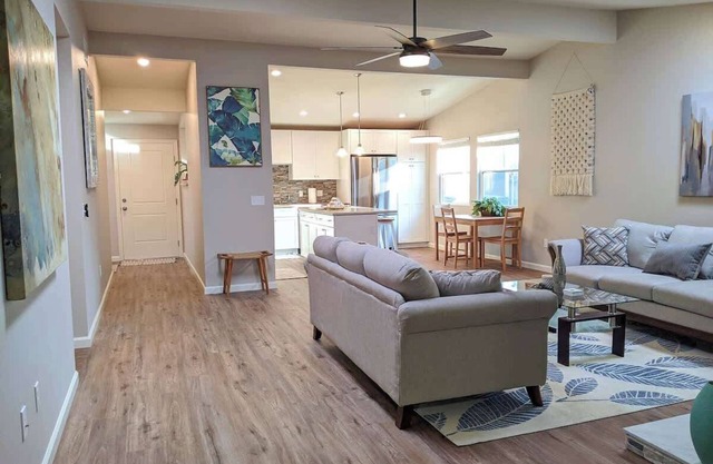 Stunning Coastal Luxury/20min Bch/4Min Wlk to Shop