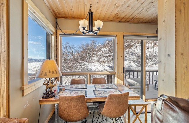 STUNNING CONDO FOR CHRISTMAS /NEW YEARS nHOLIDAY DISCOUNT FOR 7 NTS OR MORE