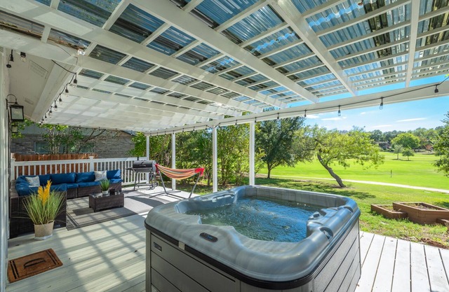 Stunning deck with Hot-tub view to Lake & Golf course