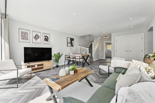 Stunning Detached Property