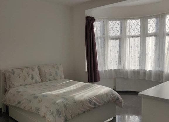 Stunning Double Room in Harrow Wembley - Khoob House