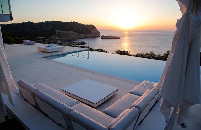 Stunning sunset villa with endless infinity pool in the north part of the island