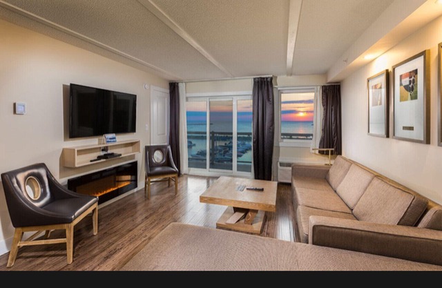 Impresionante suite de 2 habitaciones Exec - Luxury Waterfront Blue Mountain Resort - Prime Aug Long Wknd Wknd