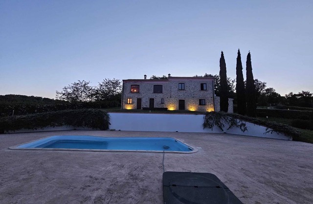 Stunning Farmhouse with a Pool -June Sale
